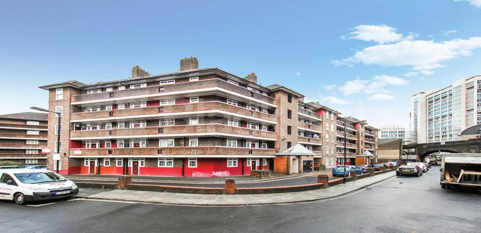 Bright and airy top floor apartment Tiverton Street , London Bridge